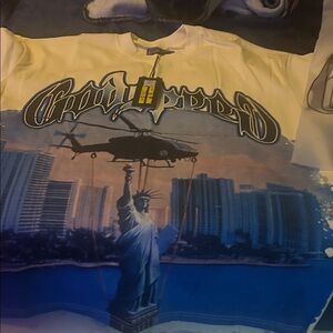 Graphic Tee with Helicopter and Statue of Liberty extra large, Godspeed
